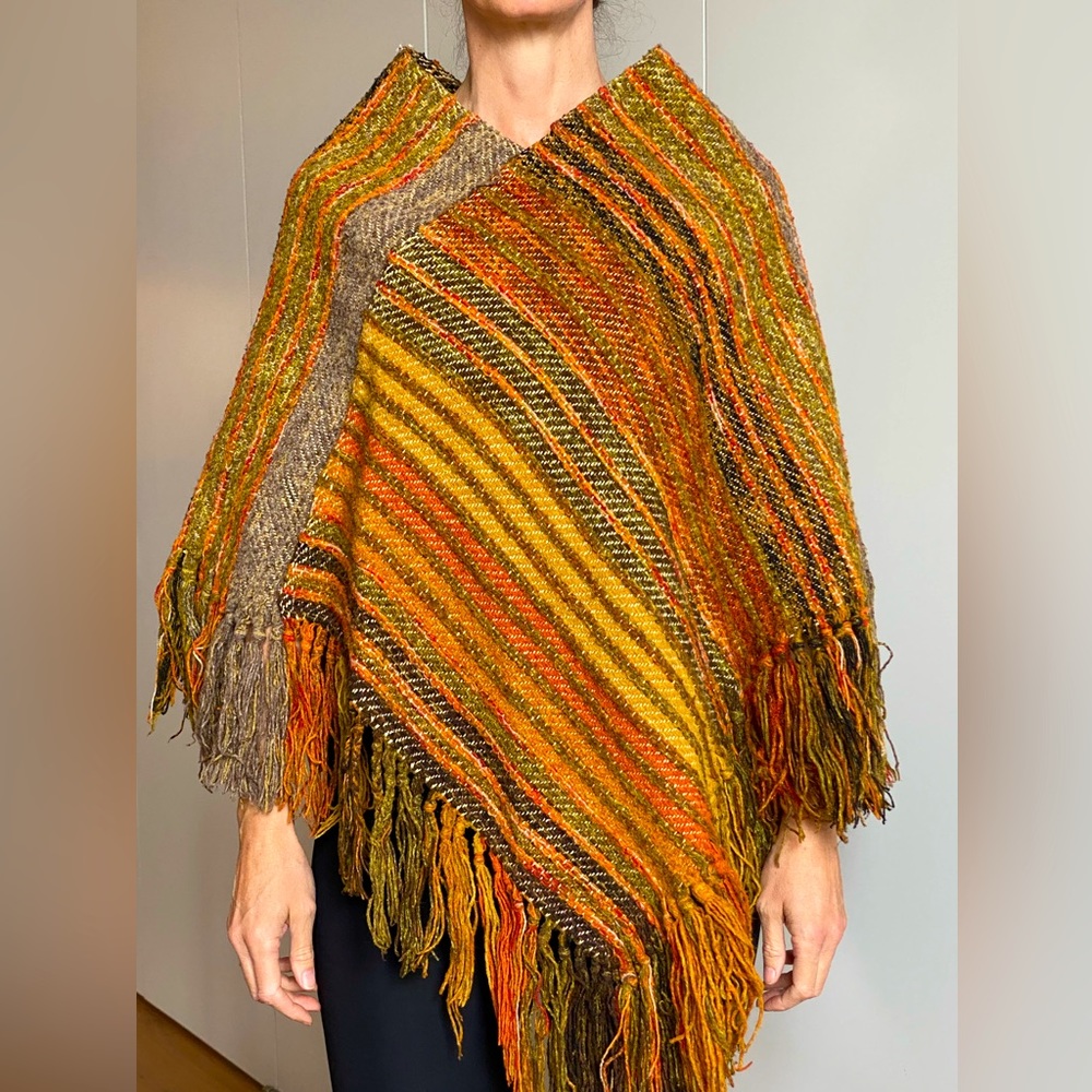 Woolen Poncho with fringe